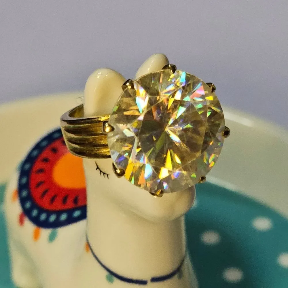 Vintage 18k Gold Solitaire Gemstone Ring